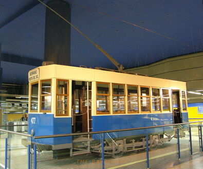 Historischer Straßenbahnwagen 477 in Madrid. Er war von 1908 bis 1962 in Einsatz.