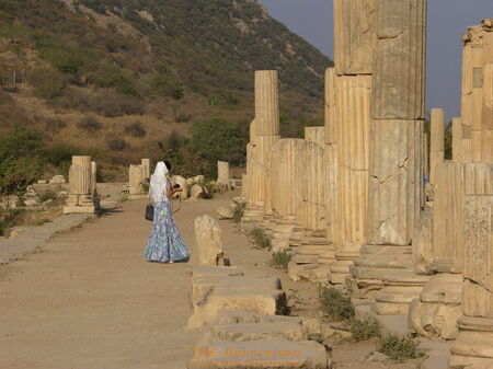 Tempelrelikte im antiken Ephesus