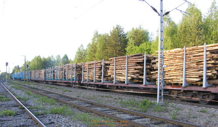 Überhaupt wird in Finnland viel Holz auf der Bahn transportiert