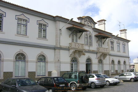 Das Empfangsgebäude des Bahnhofs Caldas da Reinha