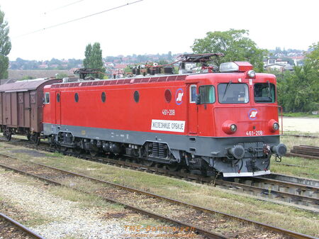 Auch einige der sechsachsigen Lokomotiven der Reihe 461, die in Rumänien produziert wurden, erhielten eine Hautpuntersuchung bei Koncar in Kroatien